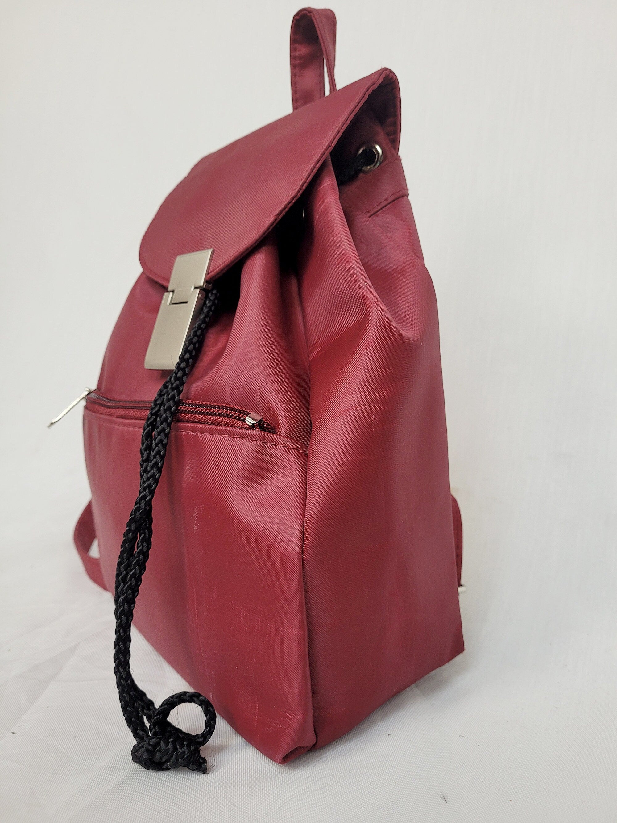 Vintage 00s Y2K vine red small backpack bag