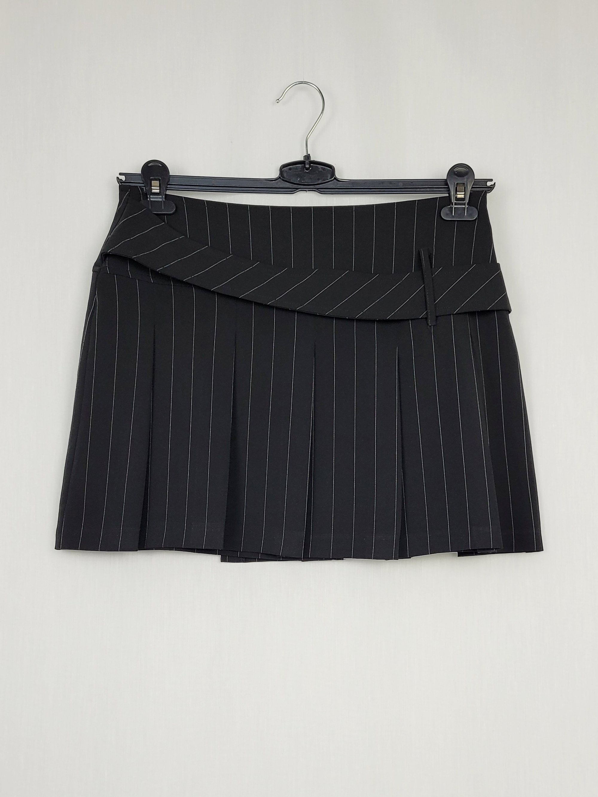 Vintage 00s Y2K wrapped pleated preppy grunge mini skirt