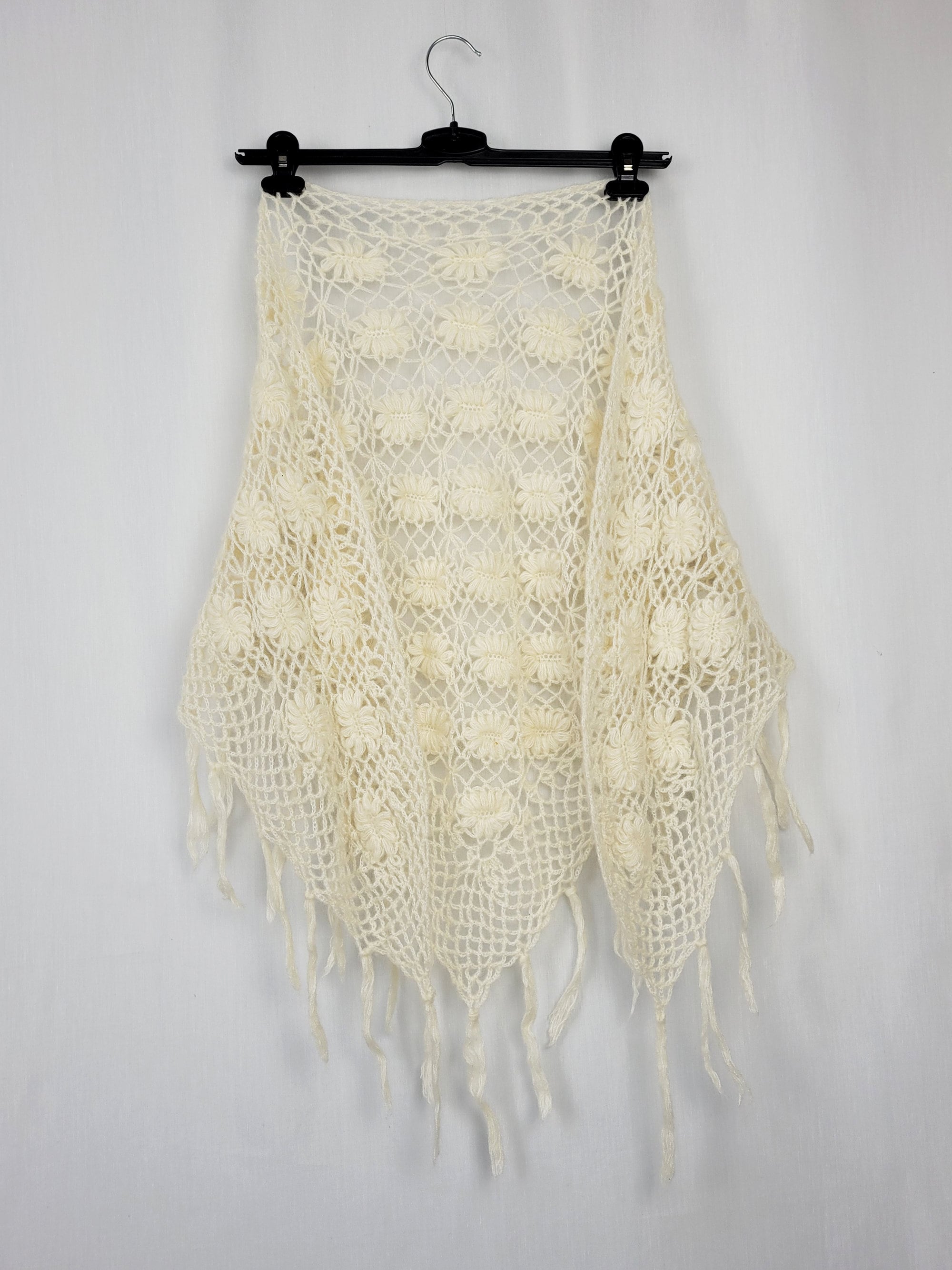 Vintage 80s off-white net knitted triangle large scarf