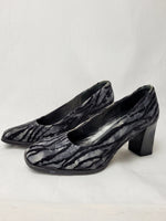 Load image into Gallery viewer, Vintage 90s high heel velveteen square toe pumps shoes
