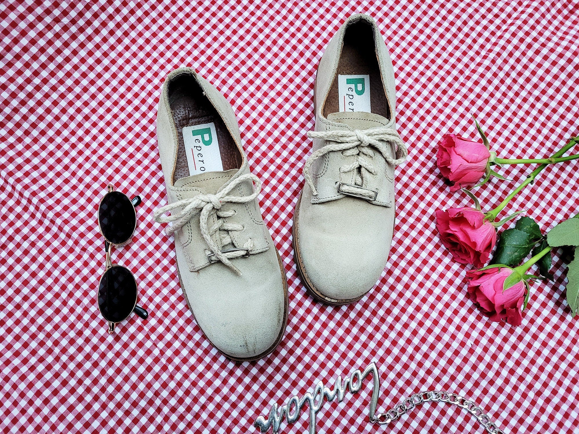 Vintage 90s beige suede chunky tie up shoes