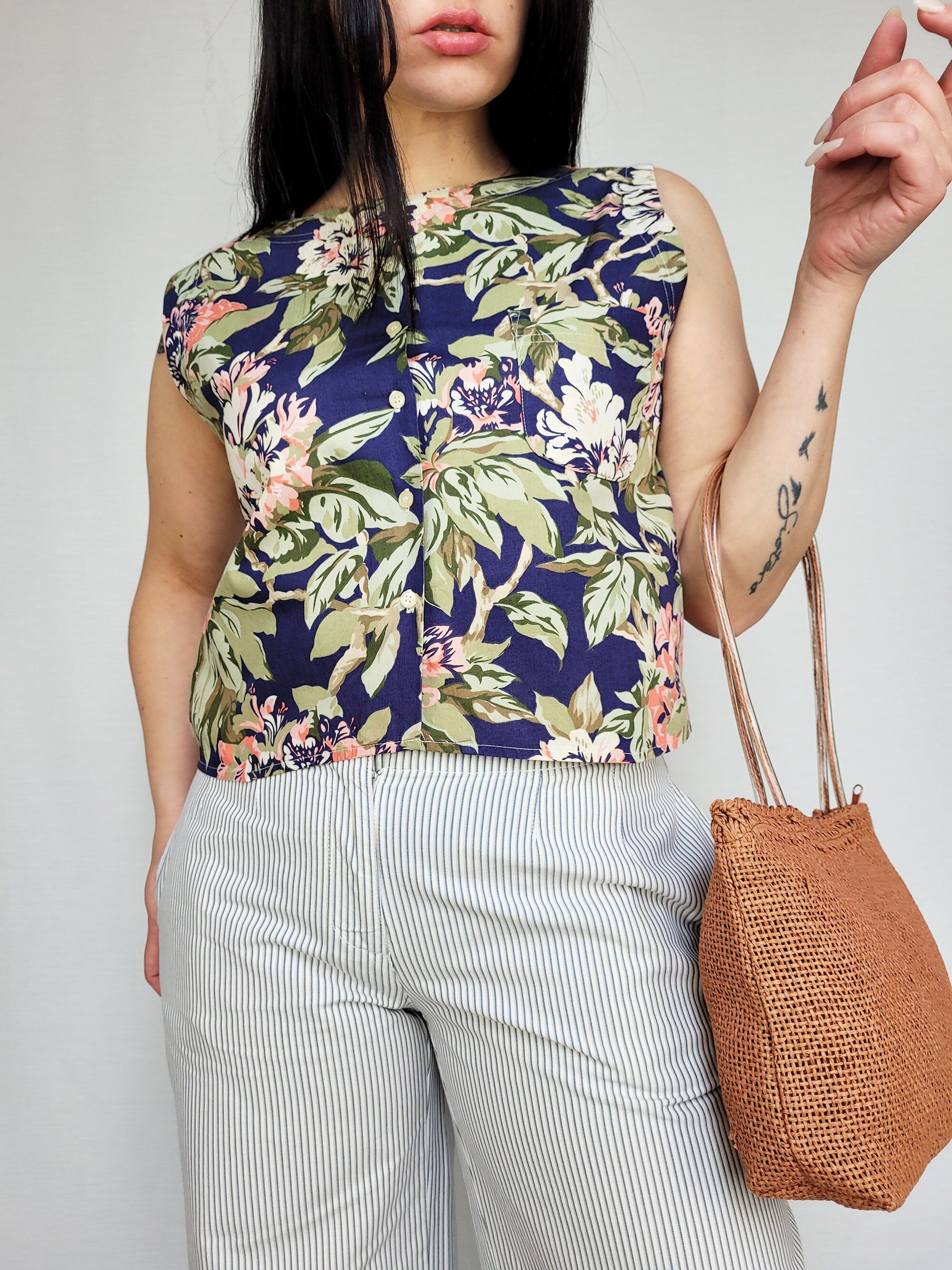 Vintage 90s GAP Flower print minimalist buttons down top blouse