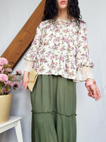 Load image into Gallery viewer, Vintage Y2K 00s floral flare sleeve wide Bohemian top
