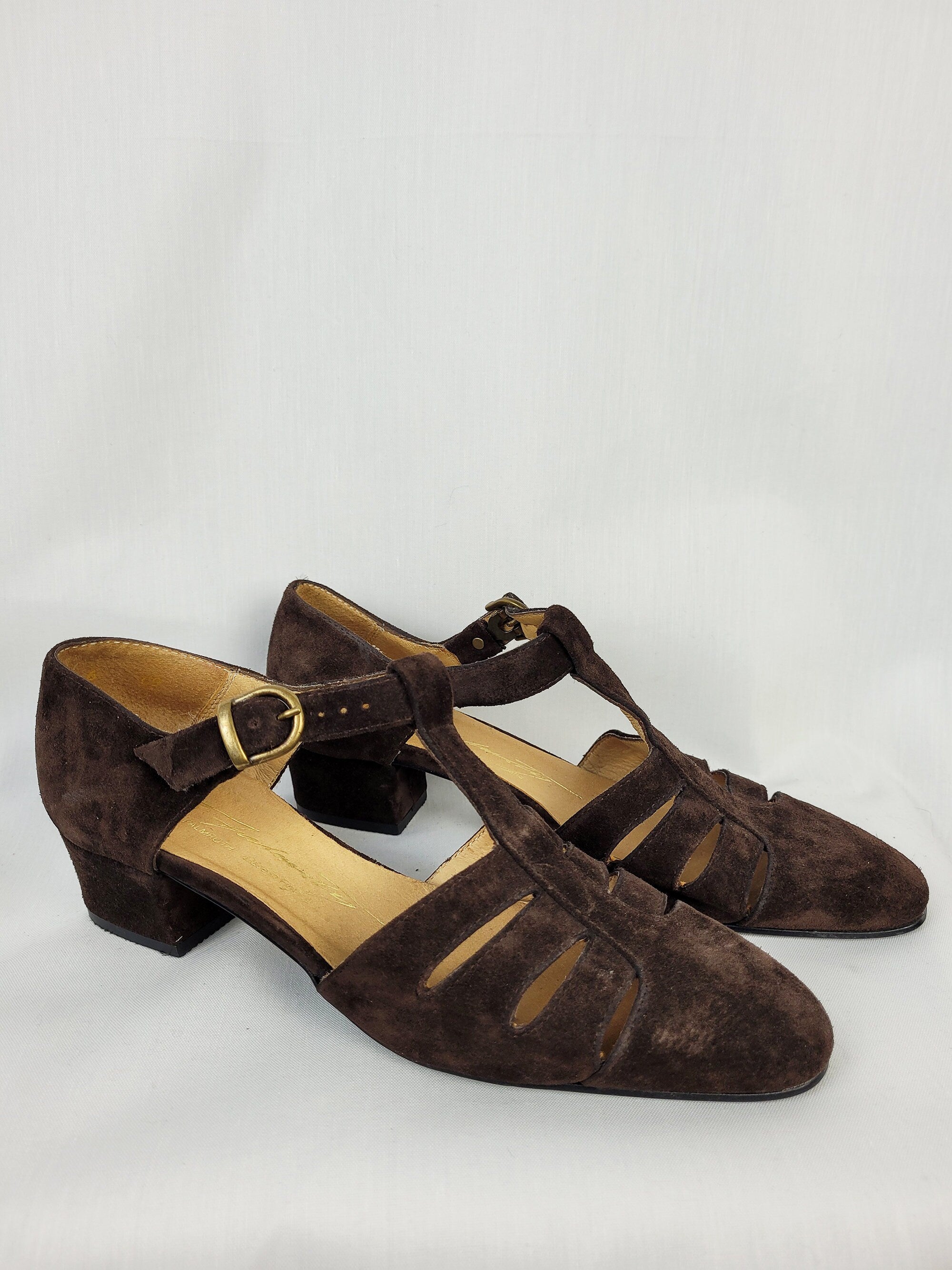 Vintage 80s mid heel brown suede sandals shoes