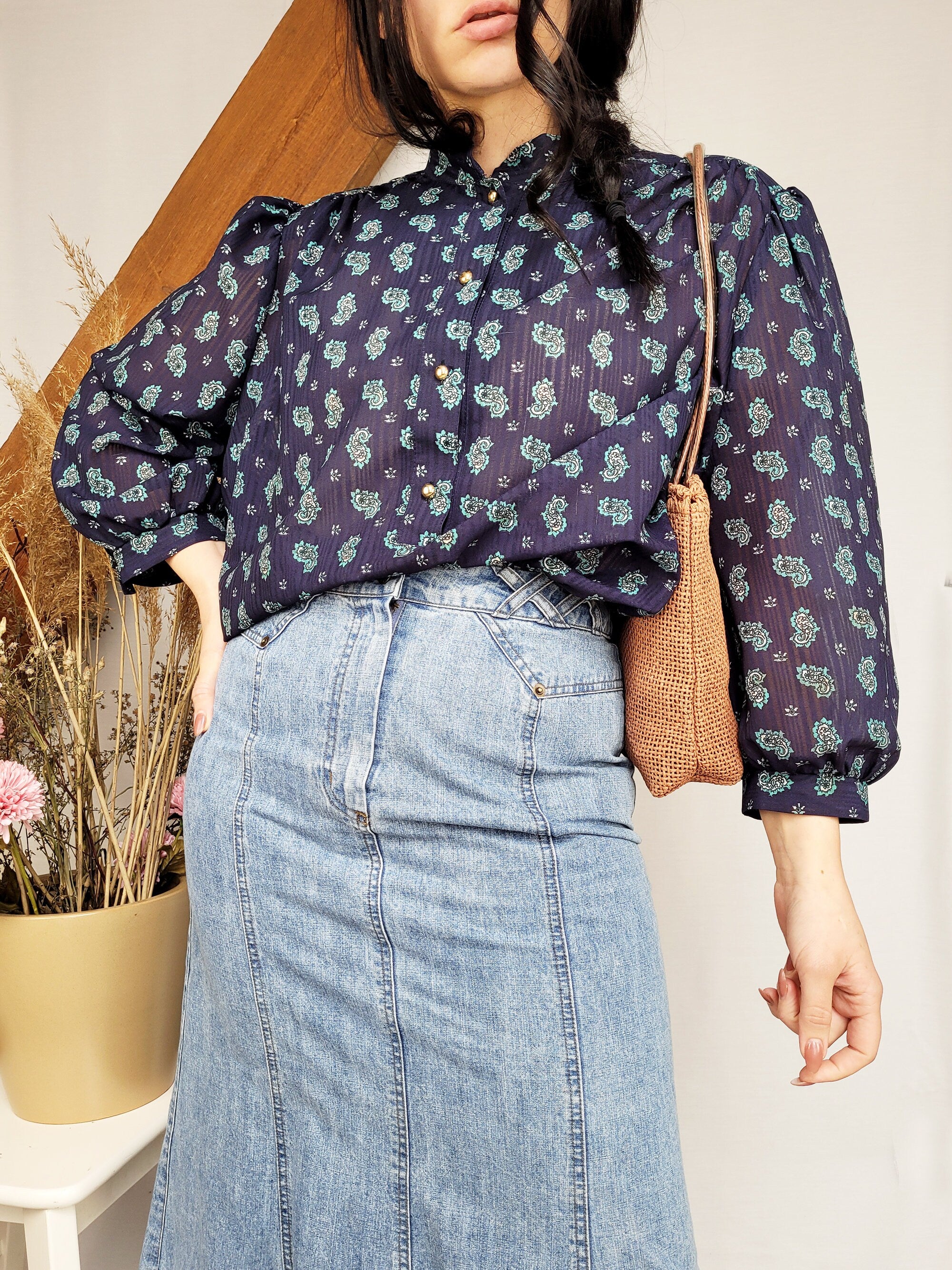 Vintage 80s navy blue paisley print blouse top