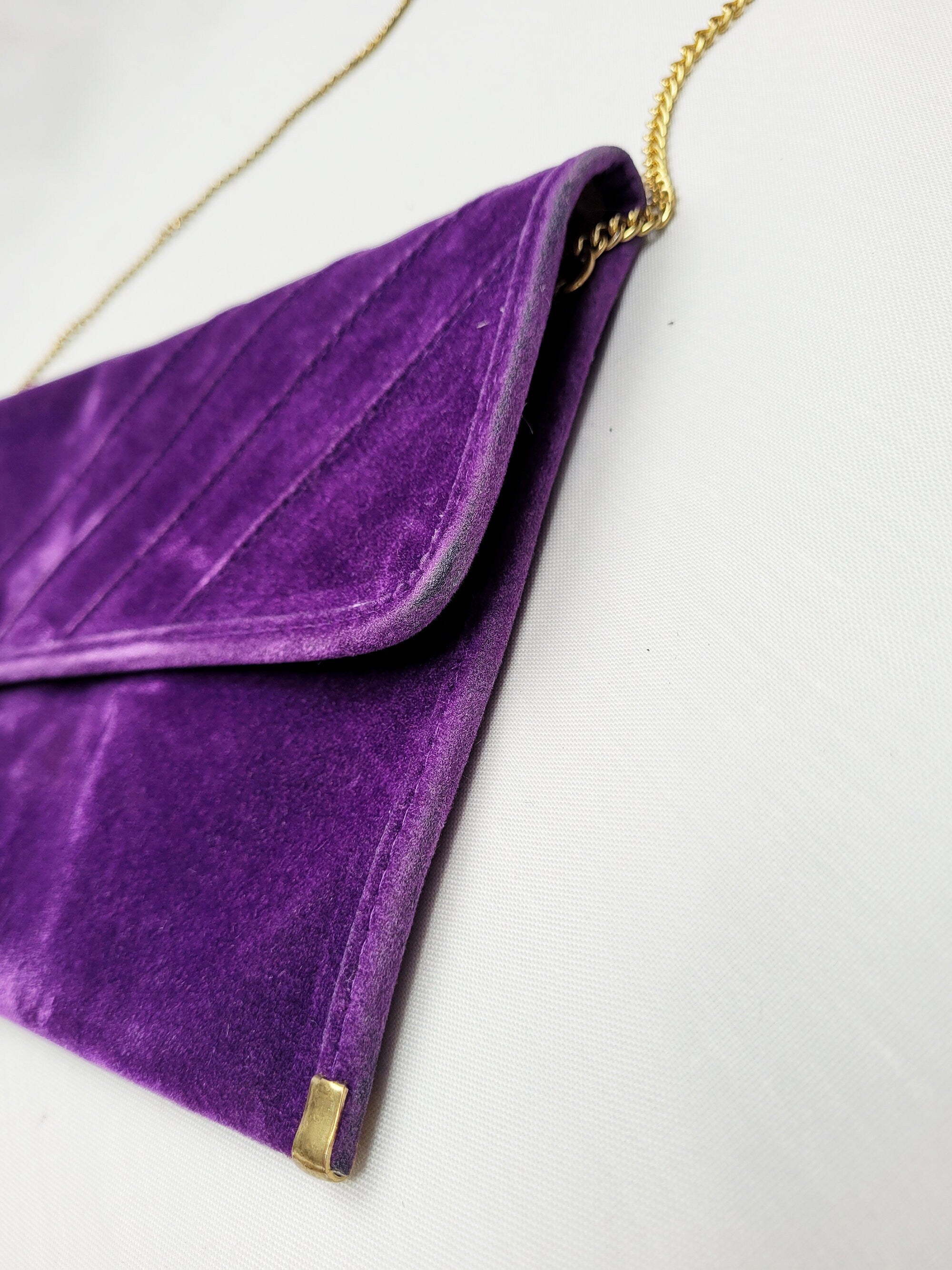 Vintage 80s purple velveteen envelope chain bag