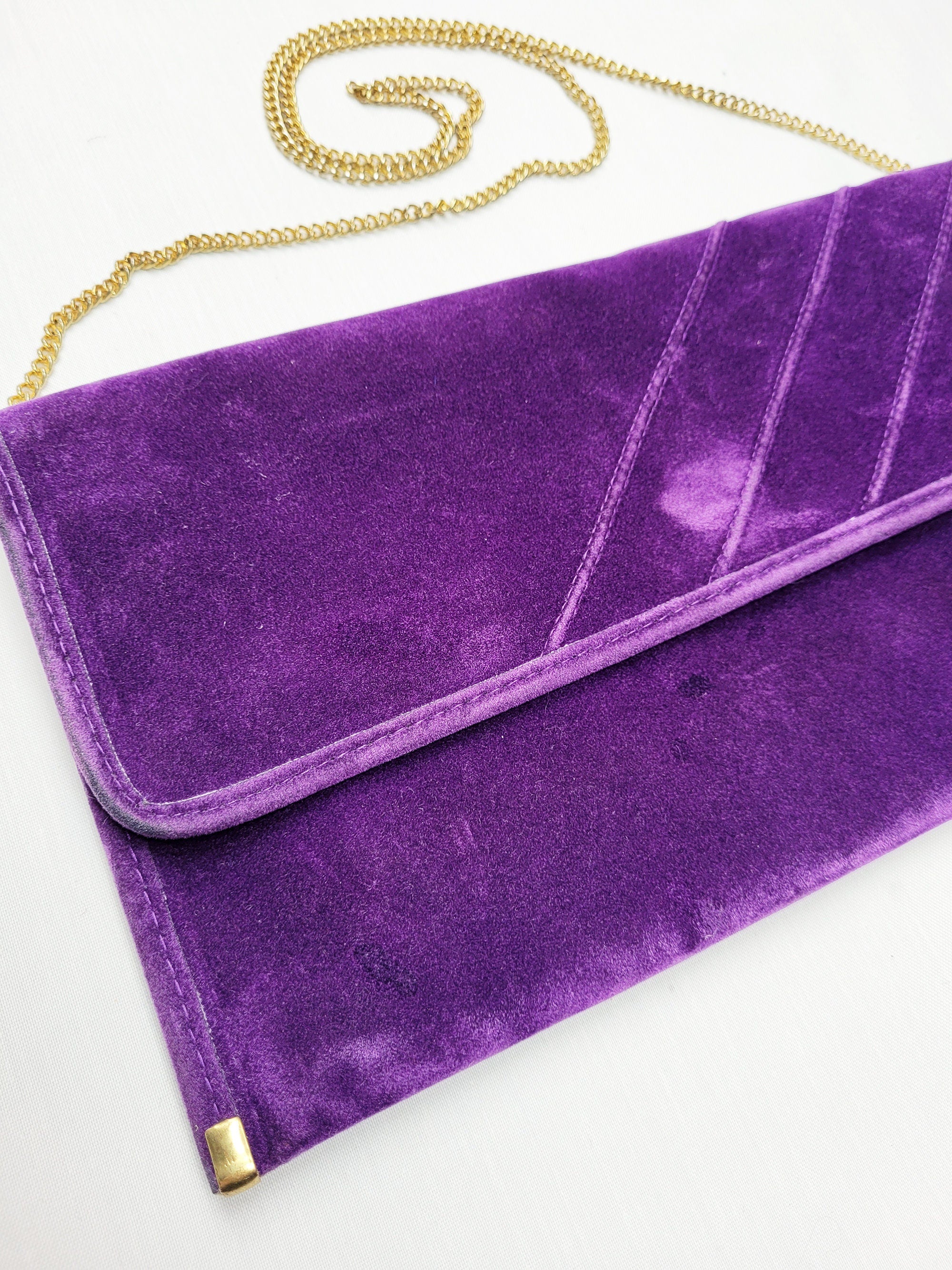 Vintage 80s purple velveteen envelope chain bag