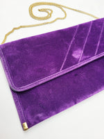 Load image into Gallery viewer, Vintage 80s purple velveteen envelope chain bag
