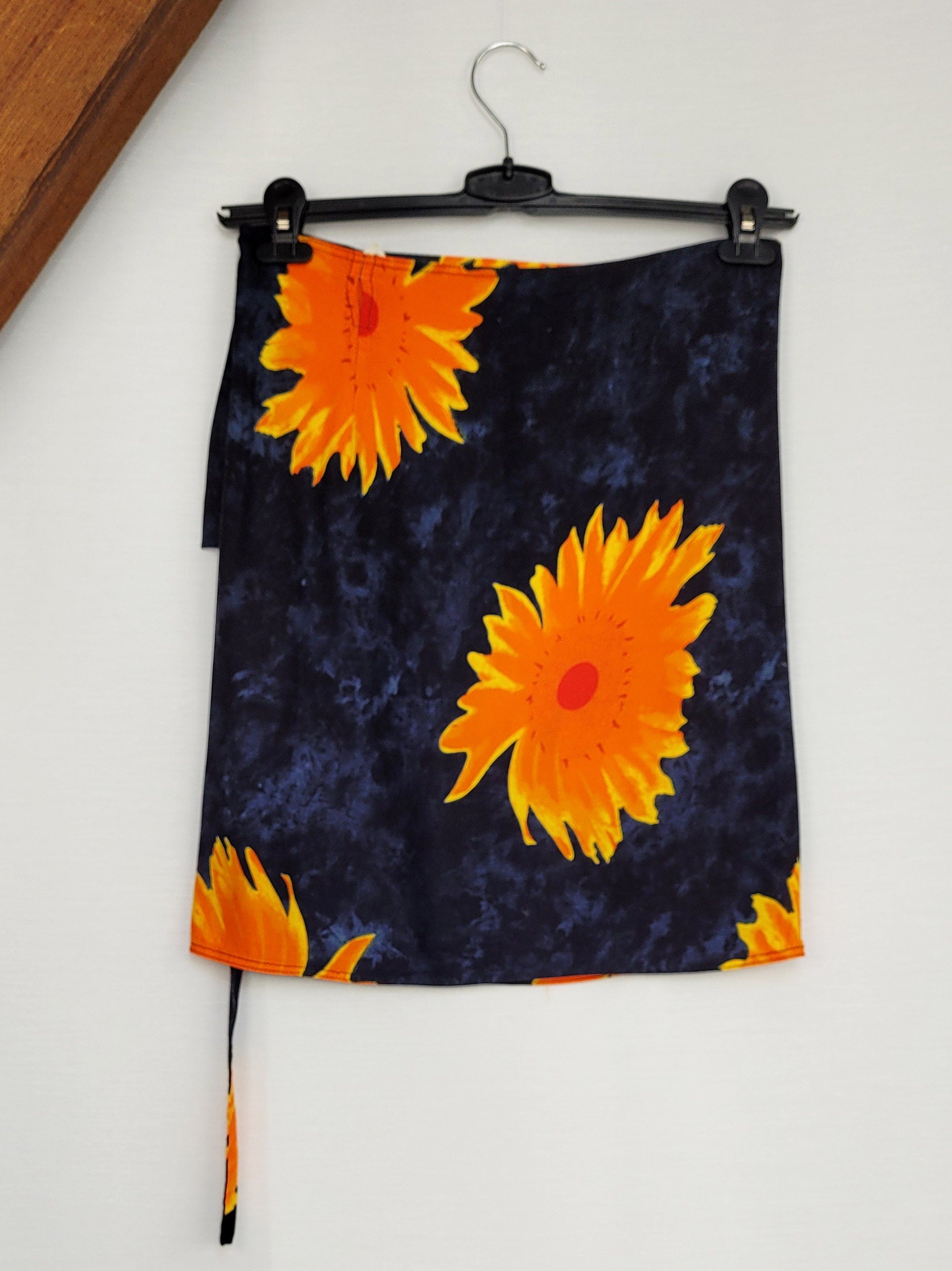 Vintage 90s tie dye floral print wrap mini summer skirt
