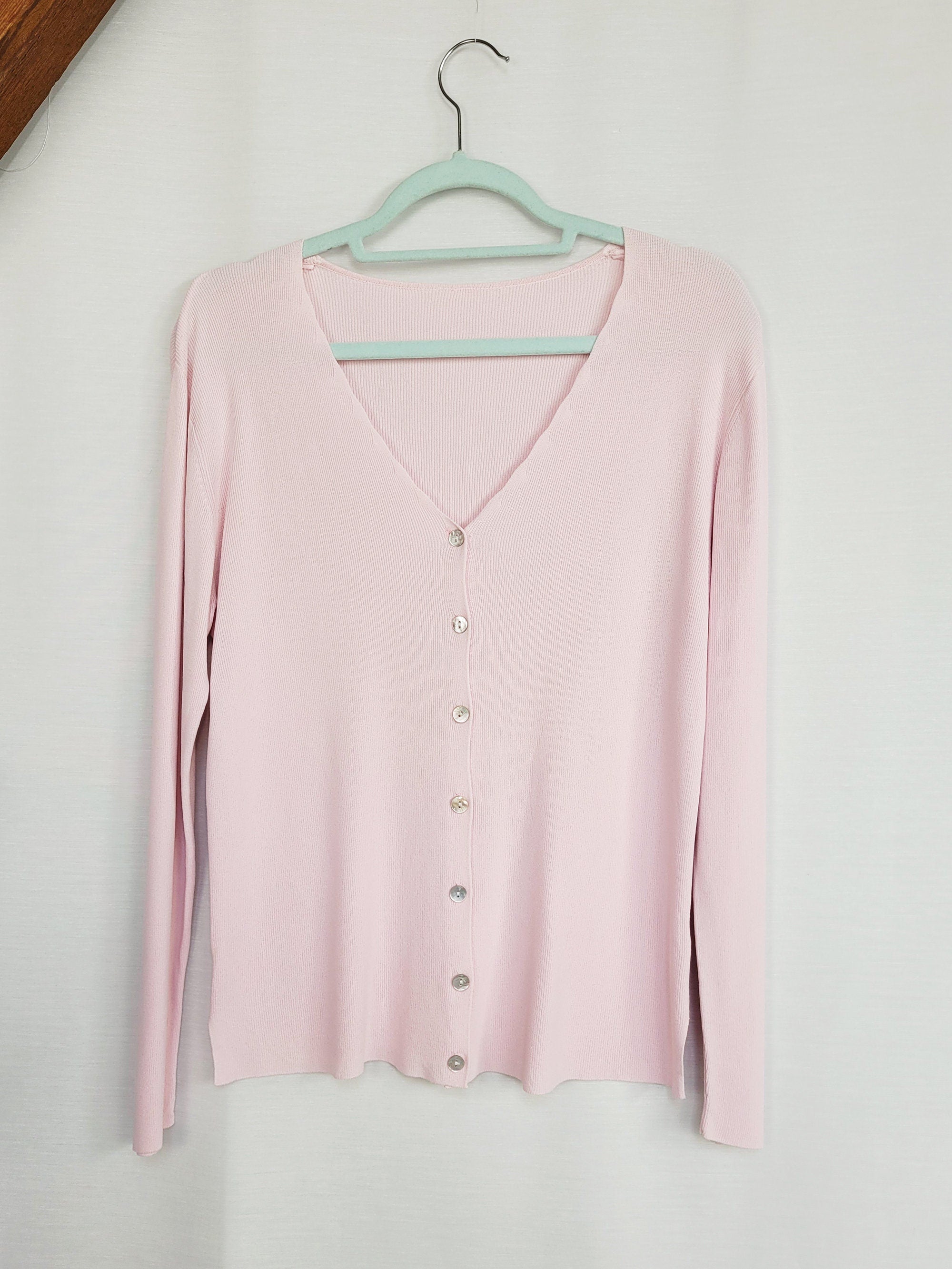 Vintage Y2K 00s pastel pink minimalist buttoned cardigan top