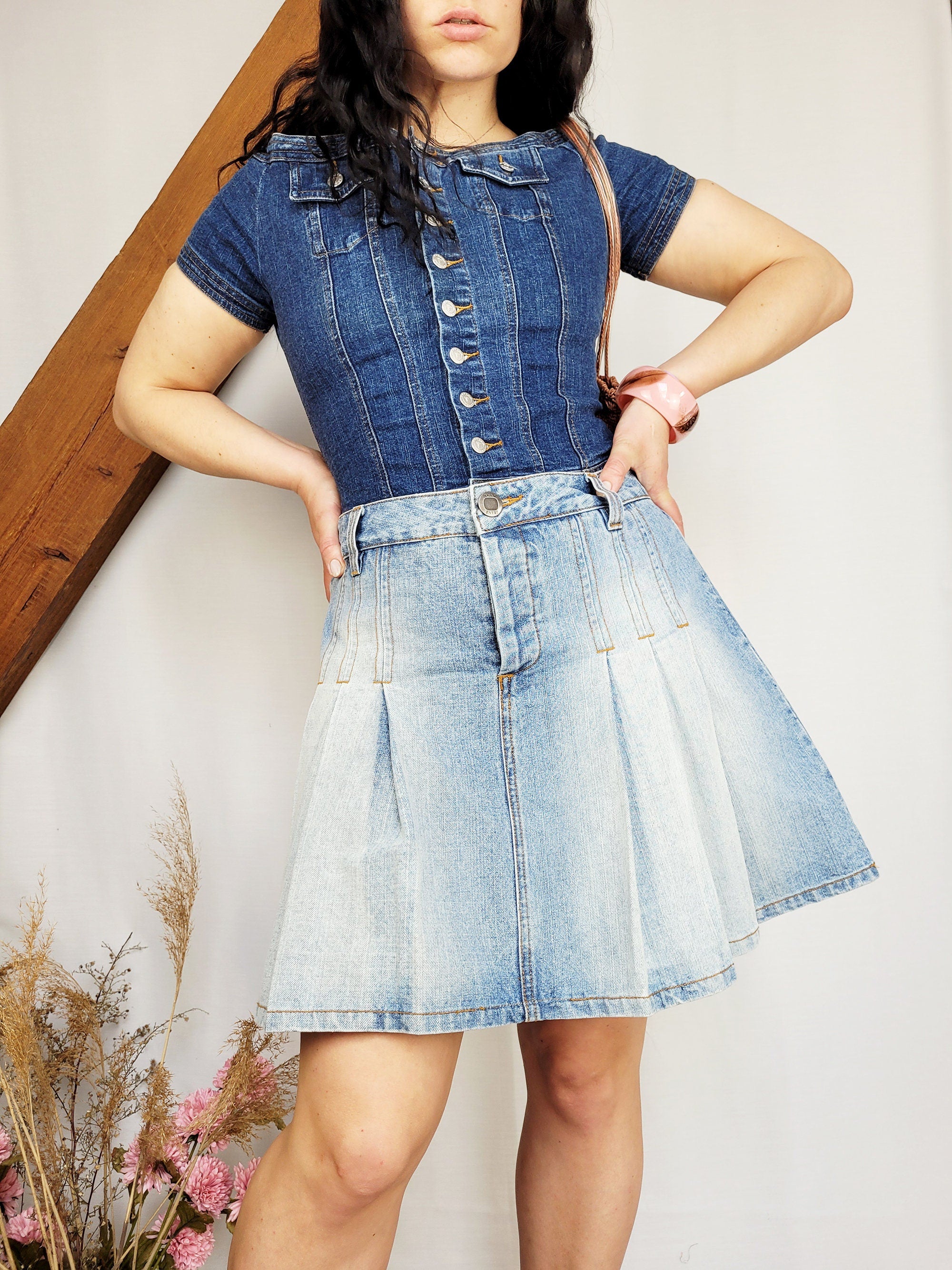 Vintage Y2K 00s blue denim pleated Preppy mini skirt