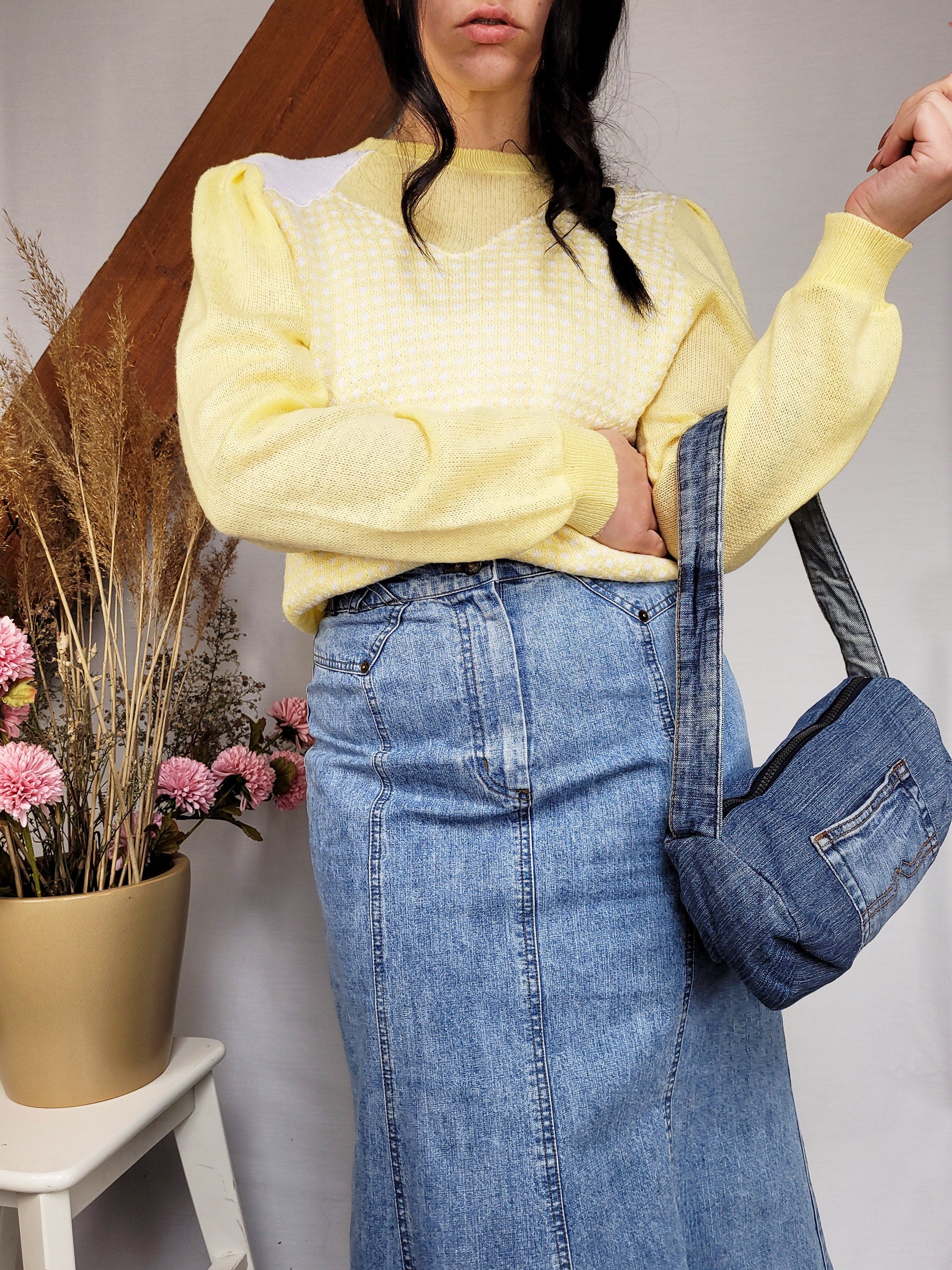 Vintage 80s pastel yellow puff sleeve Moms sweater