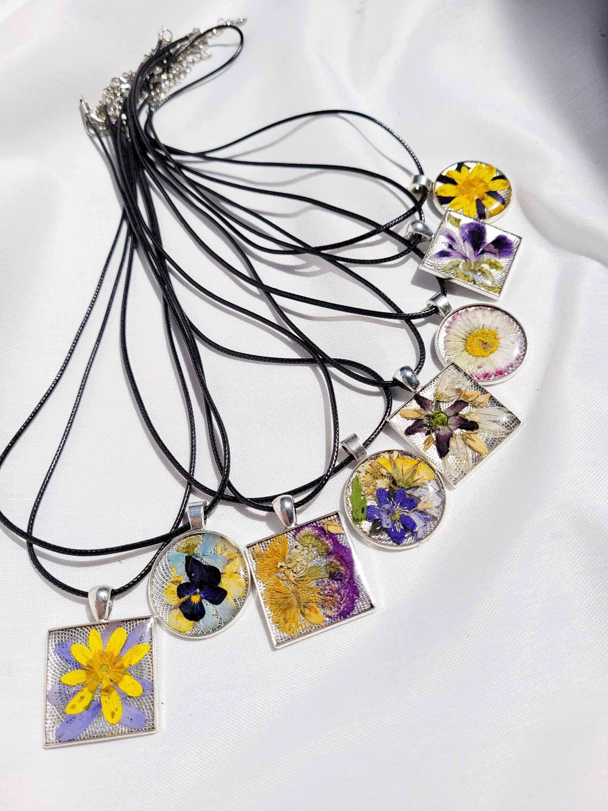 Dried flower resin square pendant necklace, Handmade pendant, pressed flower jewelry, floral herbarium collar,  S1