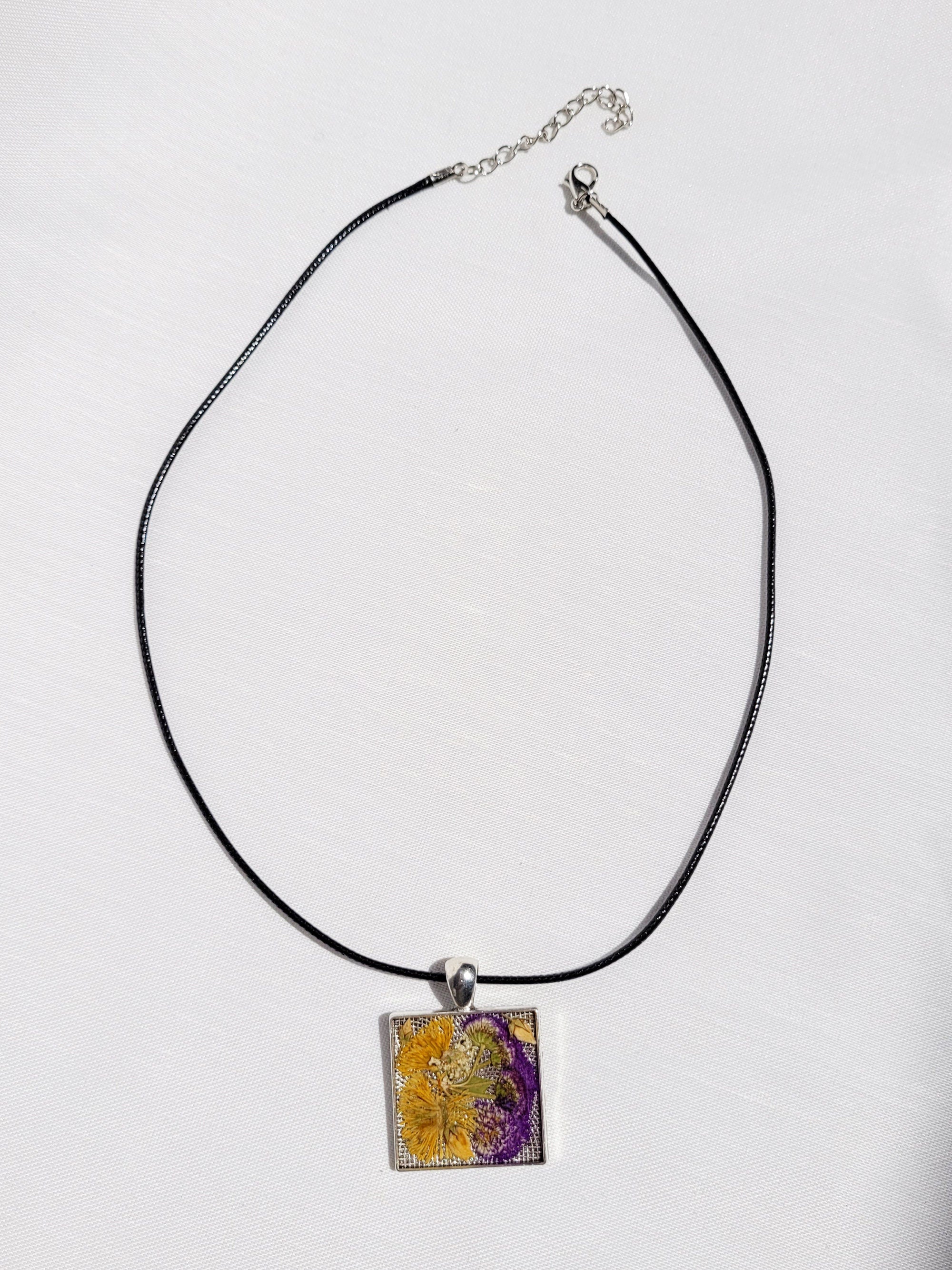 Dried flower resin square pendant necklace, Handmade pendant, pressed flower jewelry, floral herbarium collar,  S1