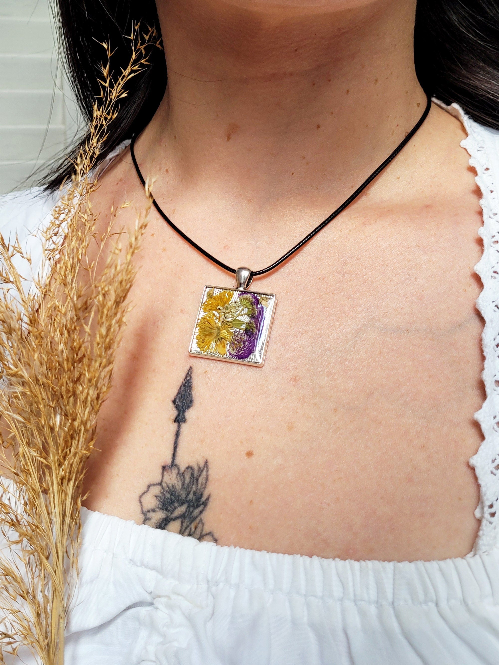 Dried flower resin square pendant necklace, Handmade pendant, pressed flower jewelry, floral herbarium collar,  S1