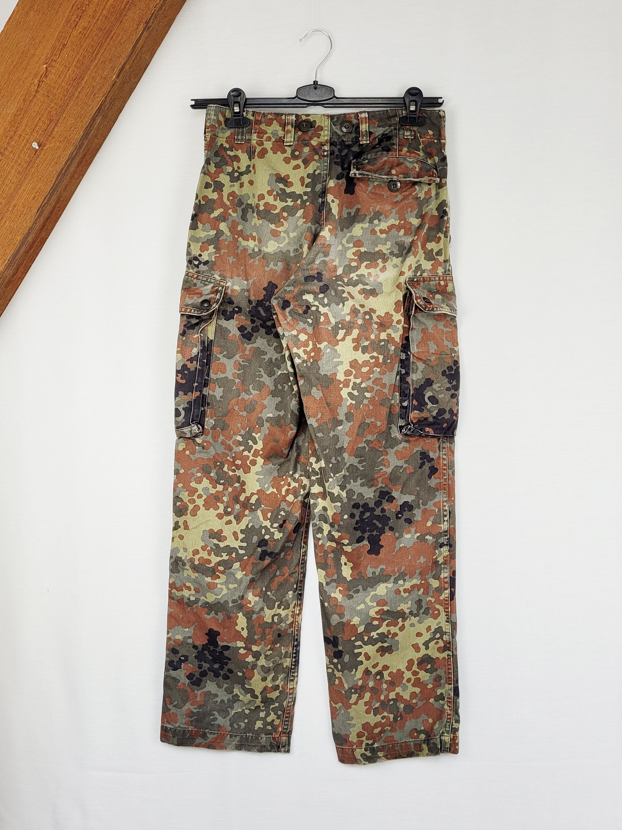Vintage 90s high waist camouflage cargo straight pants