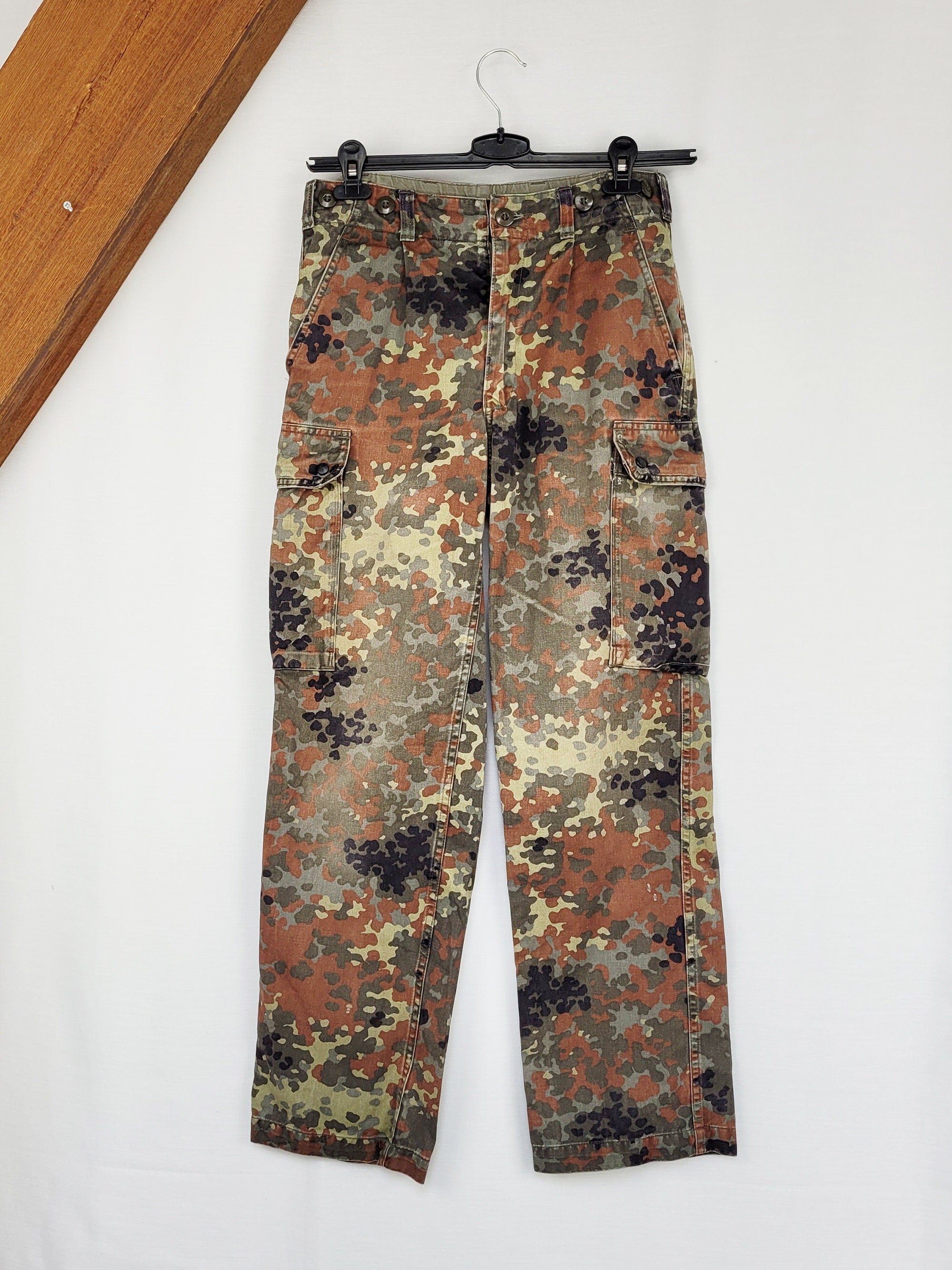 Vintage 90s high waist camouflage cargo straight pants
