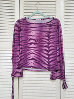 Load image into Gallery viewer, Vintage Y2K 00s purple animal print flare sleeve top
