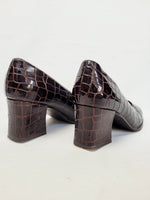 Load image into Gallery viewer, Vintage 90s brown glossy reptile print square toe shoes

