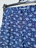 Load image into Gallery viewer, Vintage 90s navy blue floral print wide knee summer shorts
