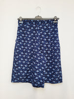 Load image into Gallery viewer, Vintage 90s navy blue floral print wide knee summer shorts
