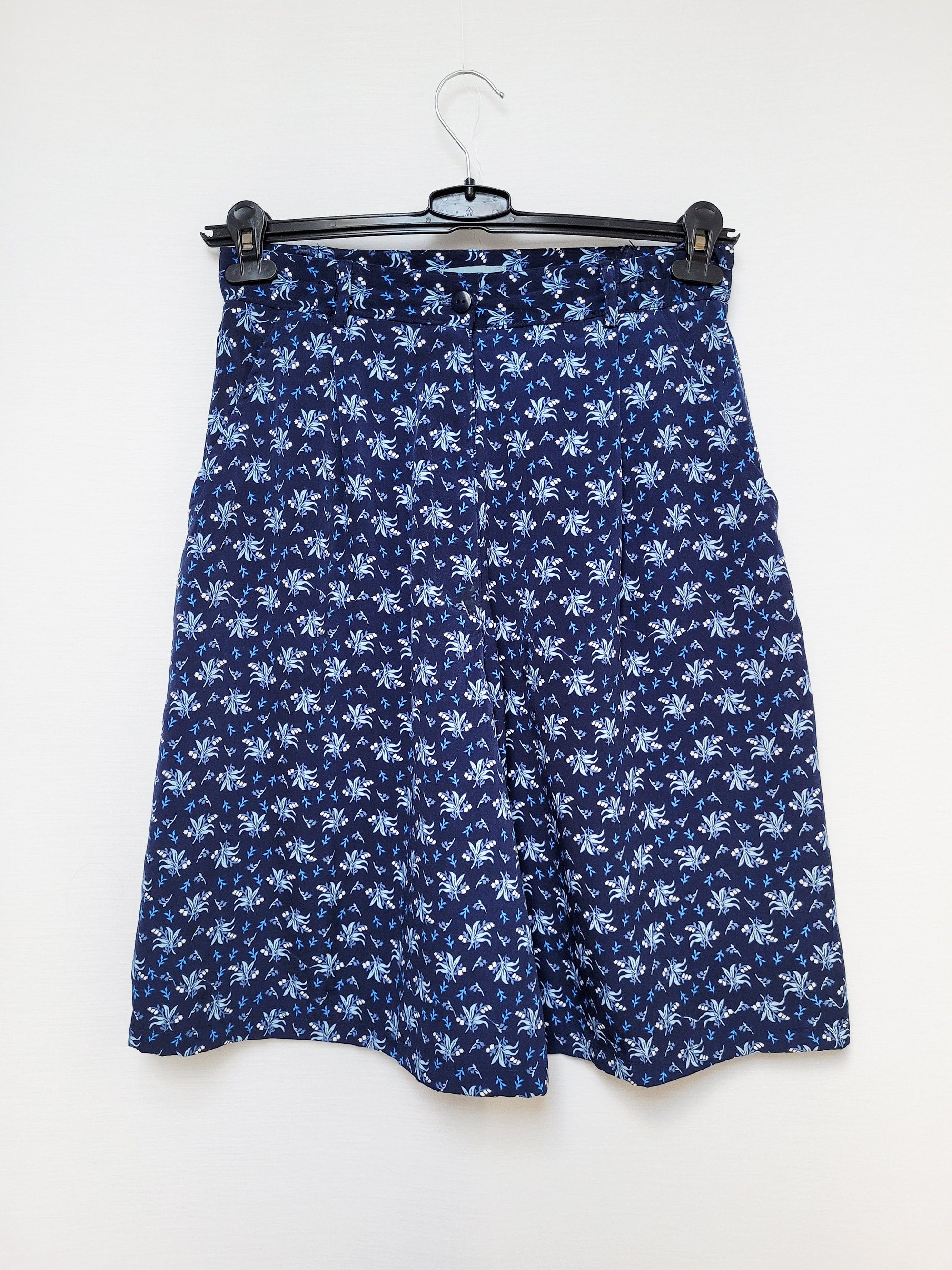 Vintage 90s navy blue floral print wide knee summer shorts