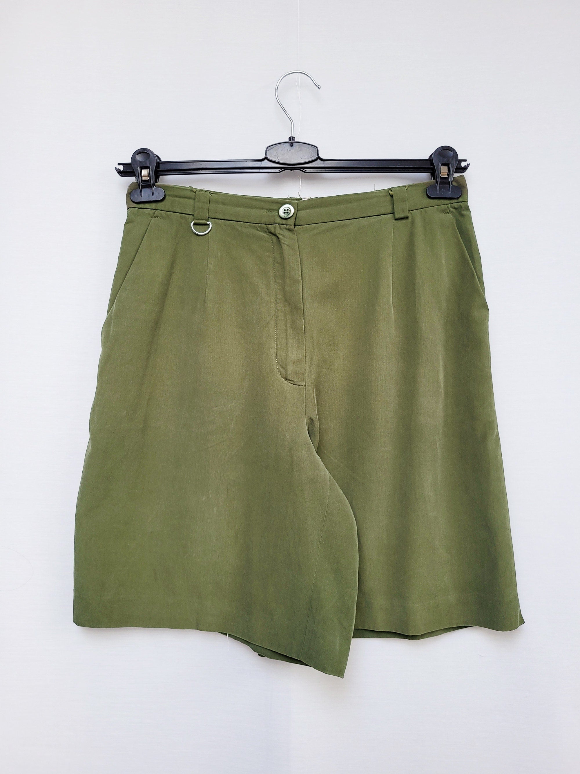 Vintage Betty Barclay 90s minimalist khaki green summer shorts
