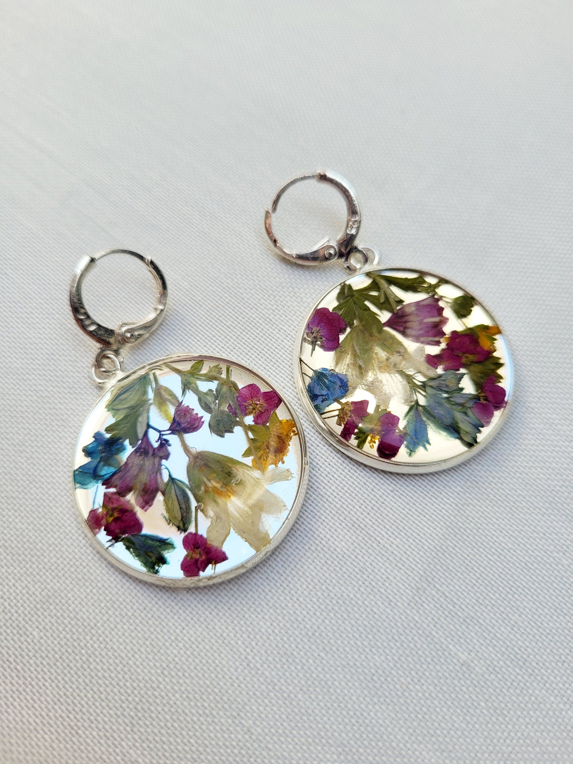 Handmade dried flower silver round 27mm dangle earrings,   E1 27mm