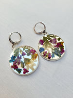 Load image into Gallery viewer, Handmade dried flower silver round 27mm dangle earrings,   E1 27mm
