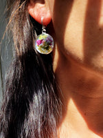 Load image into Gallery viewer, Handmade dried flower silver round 22mm dangle earrings,   E2 22mm
