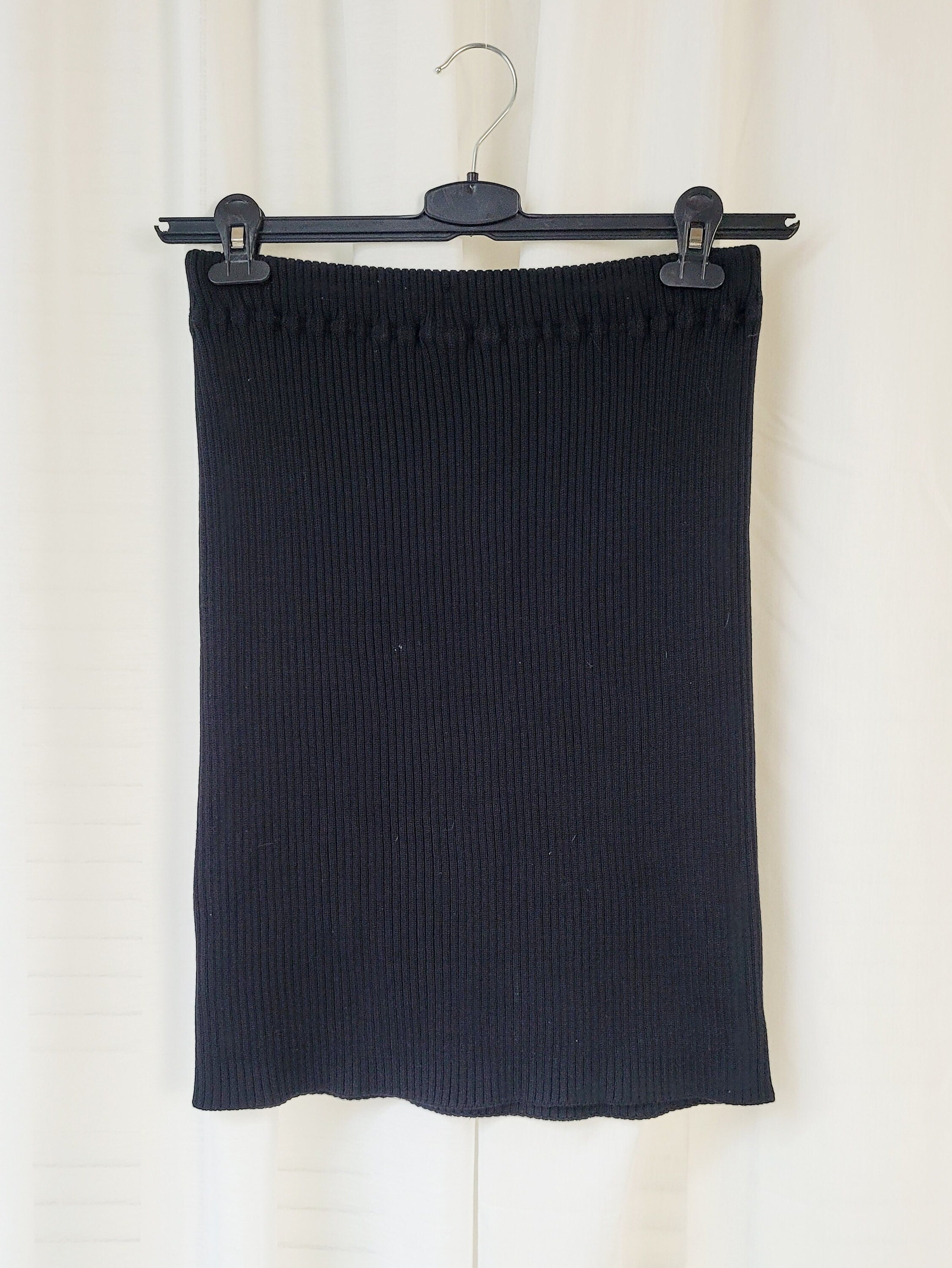 Vintage 90s black ribbed knit mini skirt