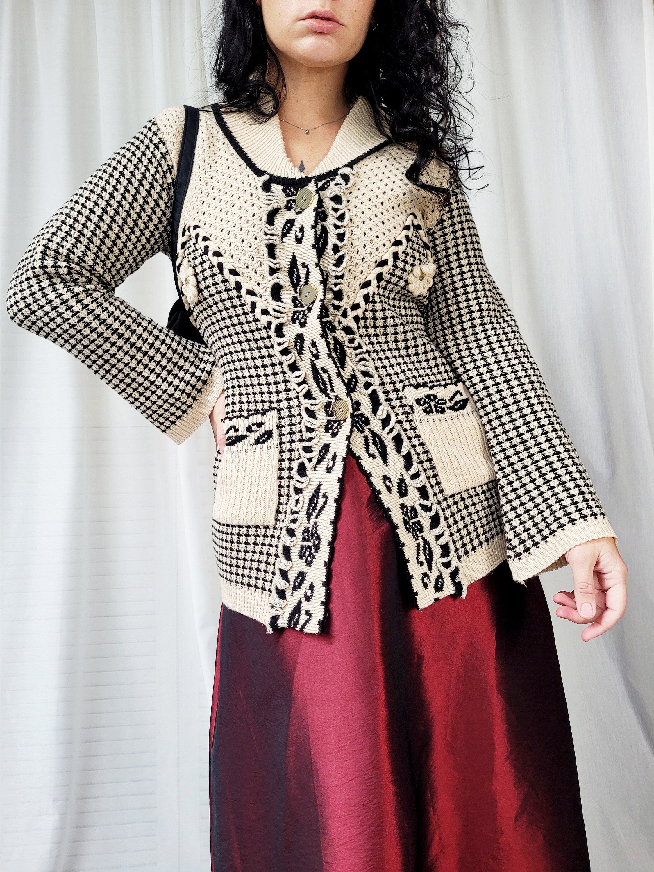 Vintage 90s patterned long buttons down cardigan