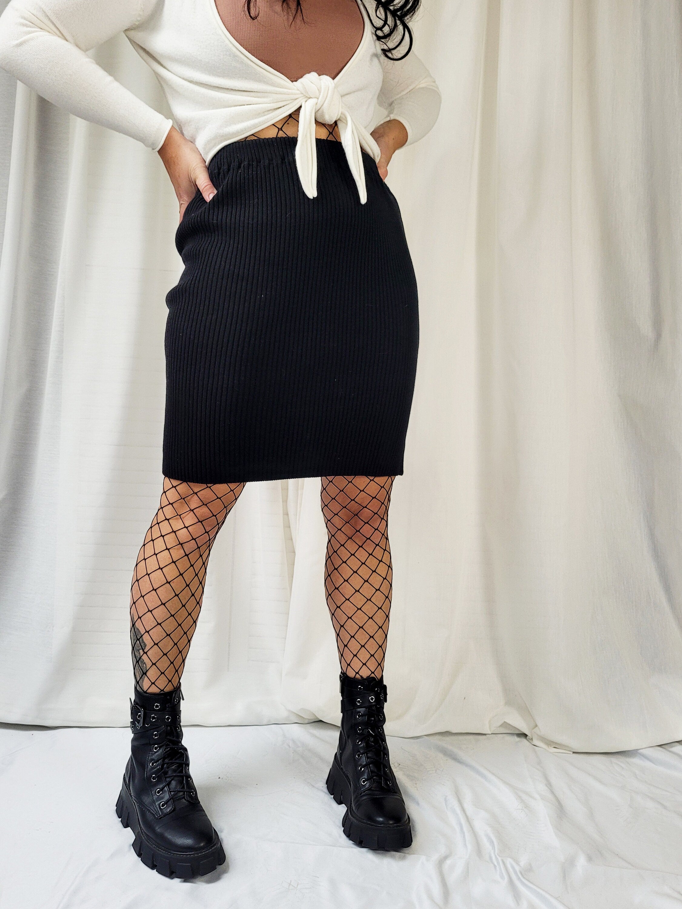 Vintage 90s black ribbed knit mini skirt