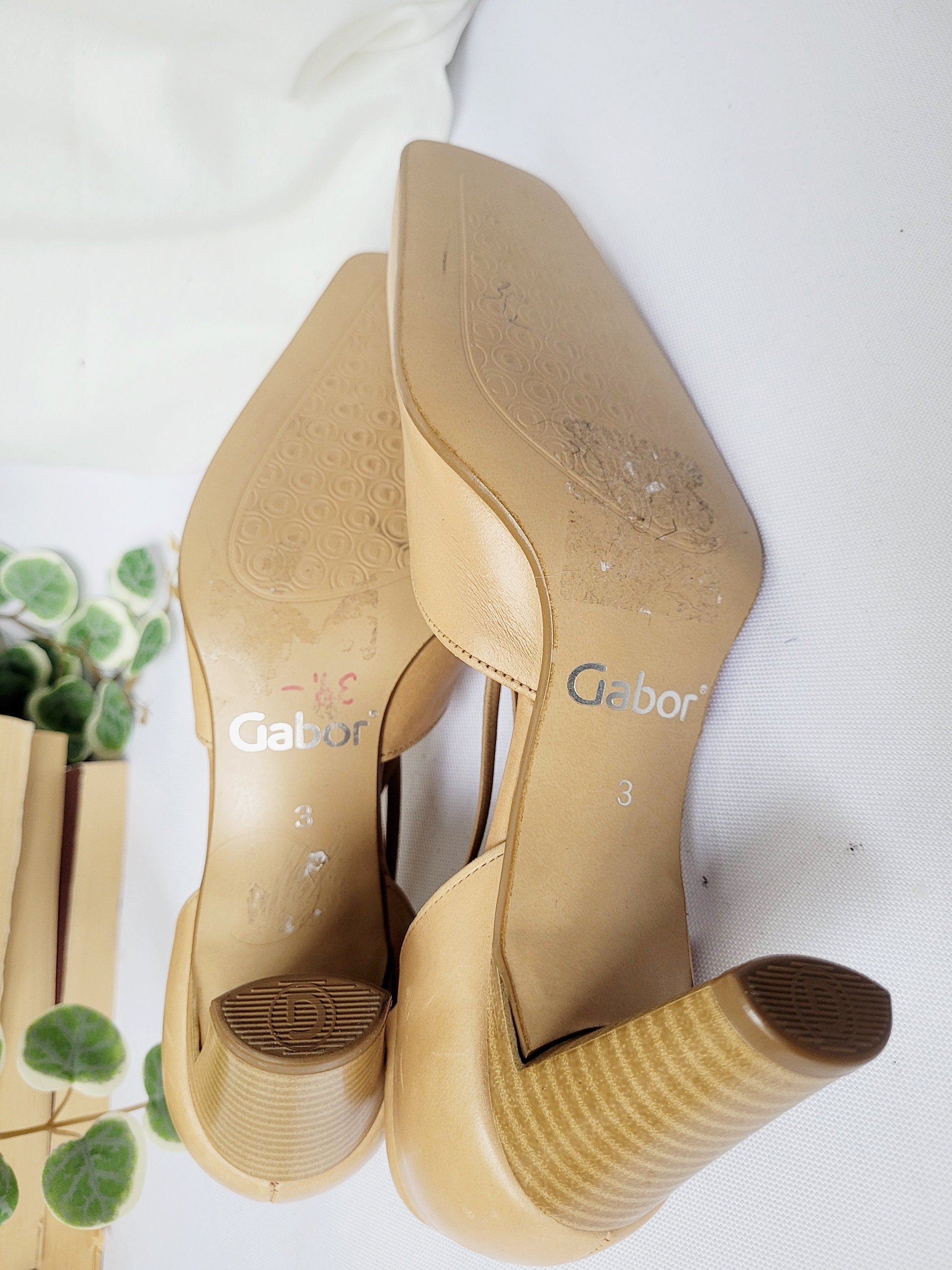 Vintage 90s heeled sand brown leather square toe shoes EU 35.5 UK 3 US 5