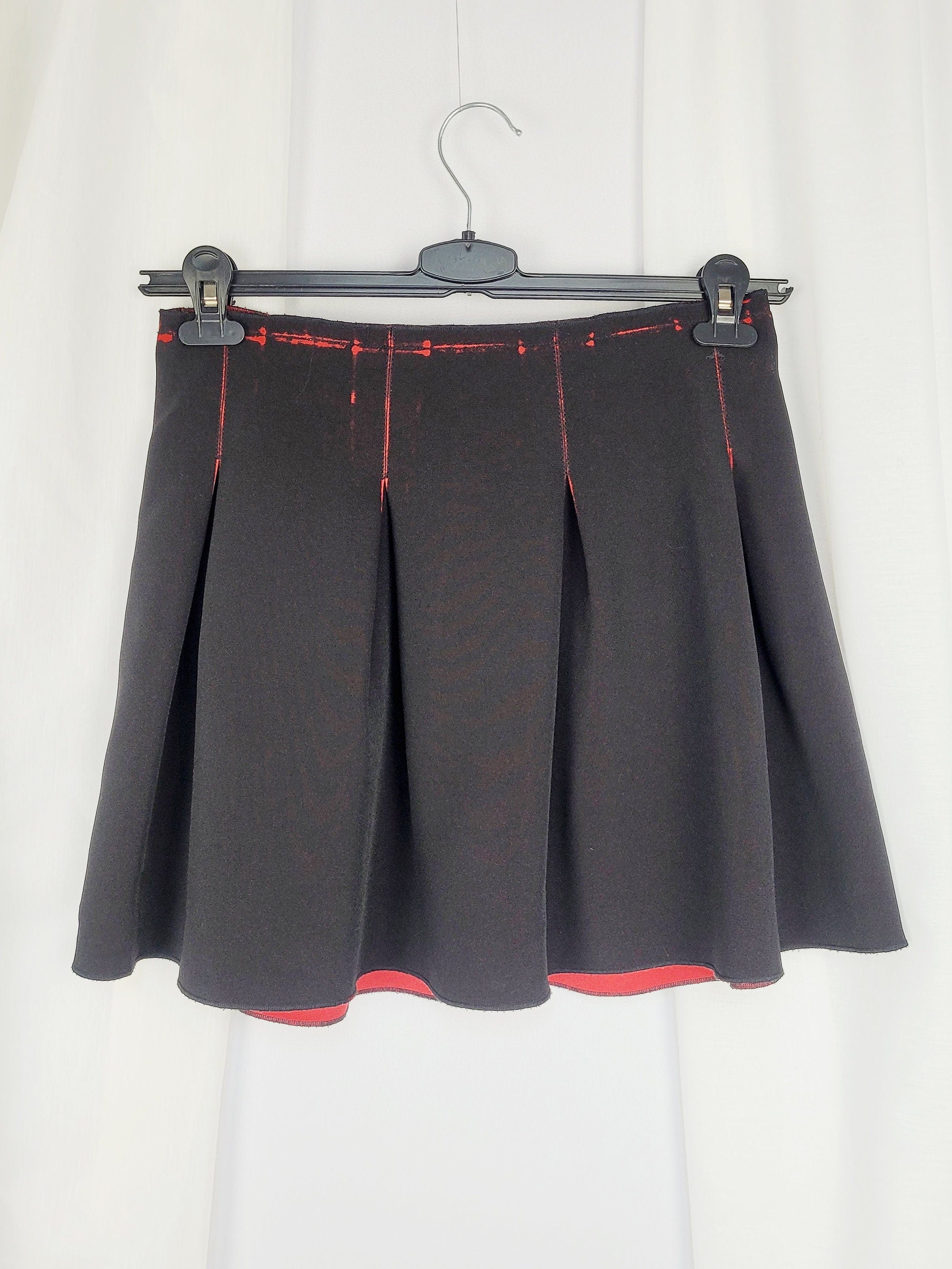 90s black red minimalist pleated Grunge mini skirt