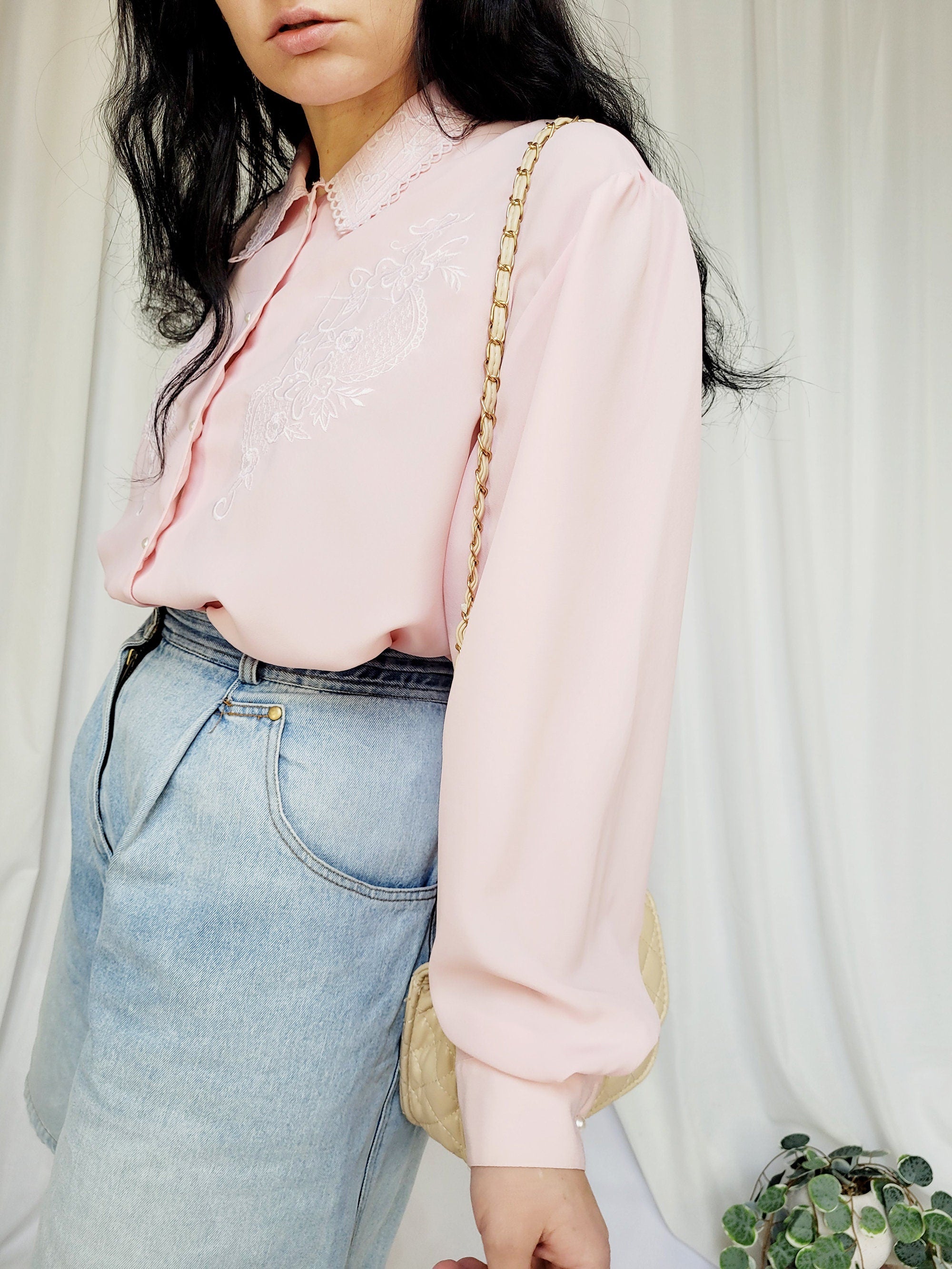 Vintage 80s pastel pink embroidered minimalist shirt blouse