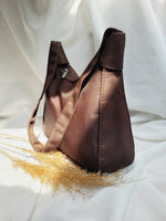 Load image into Gallery viewer, Vintage 90s minimalist brown square shoulder bag
