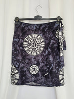 Load image into Gallery viewer, 90s grey batik tribal minimalist wrap summer mini skirt
