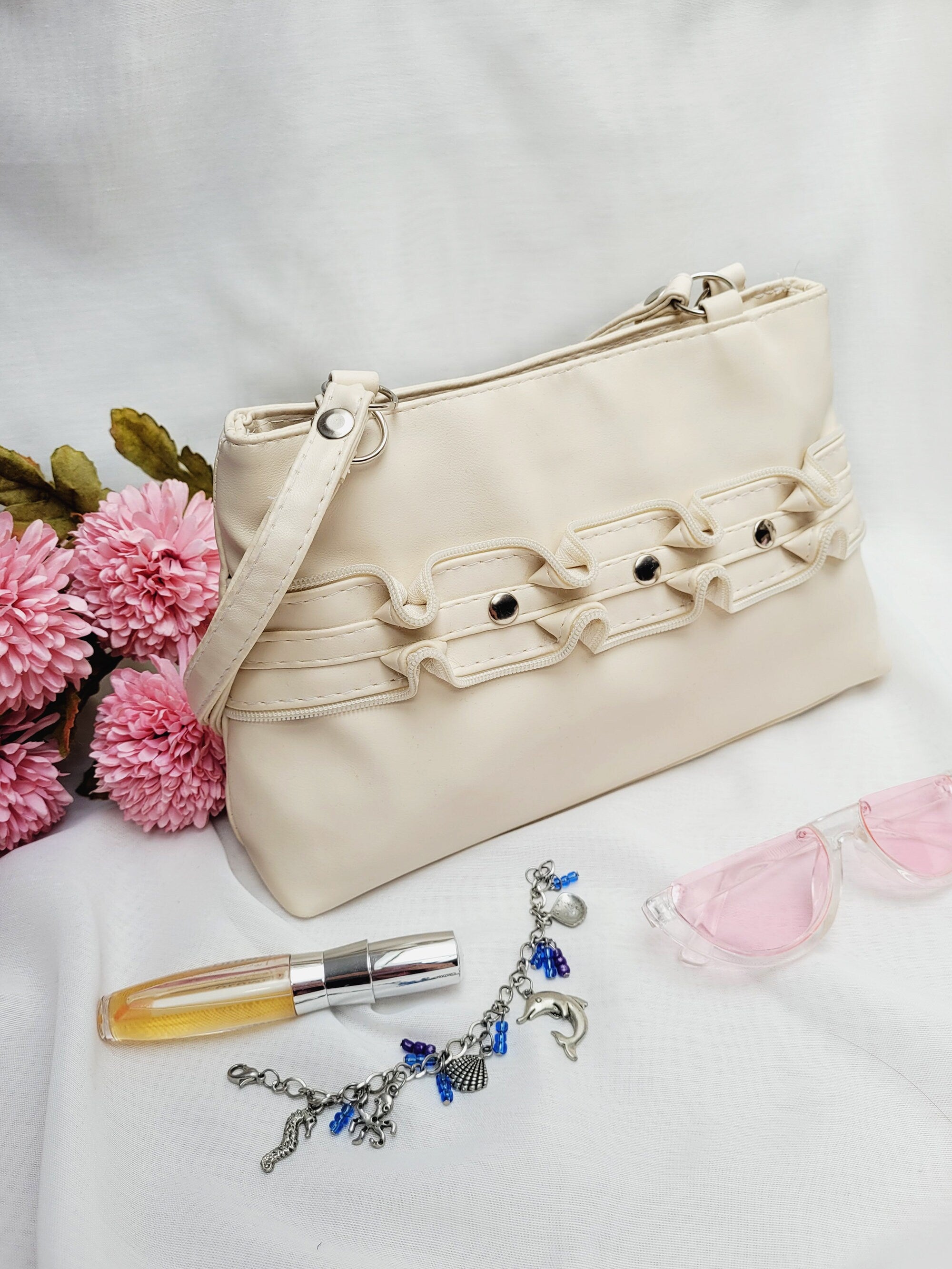 90s retro cream white ruffle decorated shoulder bag purse