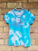 Load image into Gallery viewer, 90s blue batik minimalist cotton T-shirt tee top
