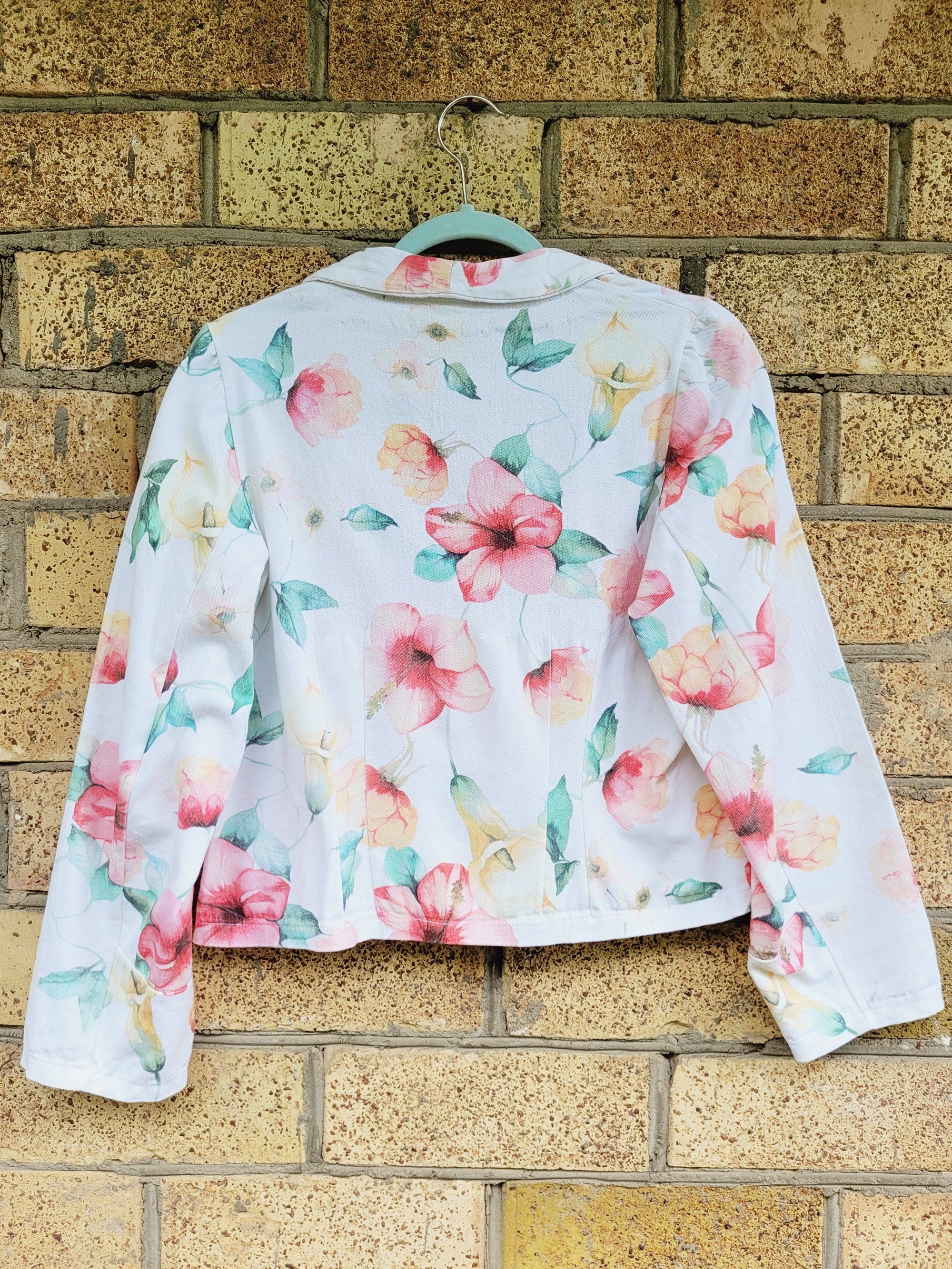 80s vintage white floral print statement blazer jacket