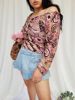 Load image into Gallery viewer, Retro Y2K 00s pink paisley abstract print off shoulder top
