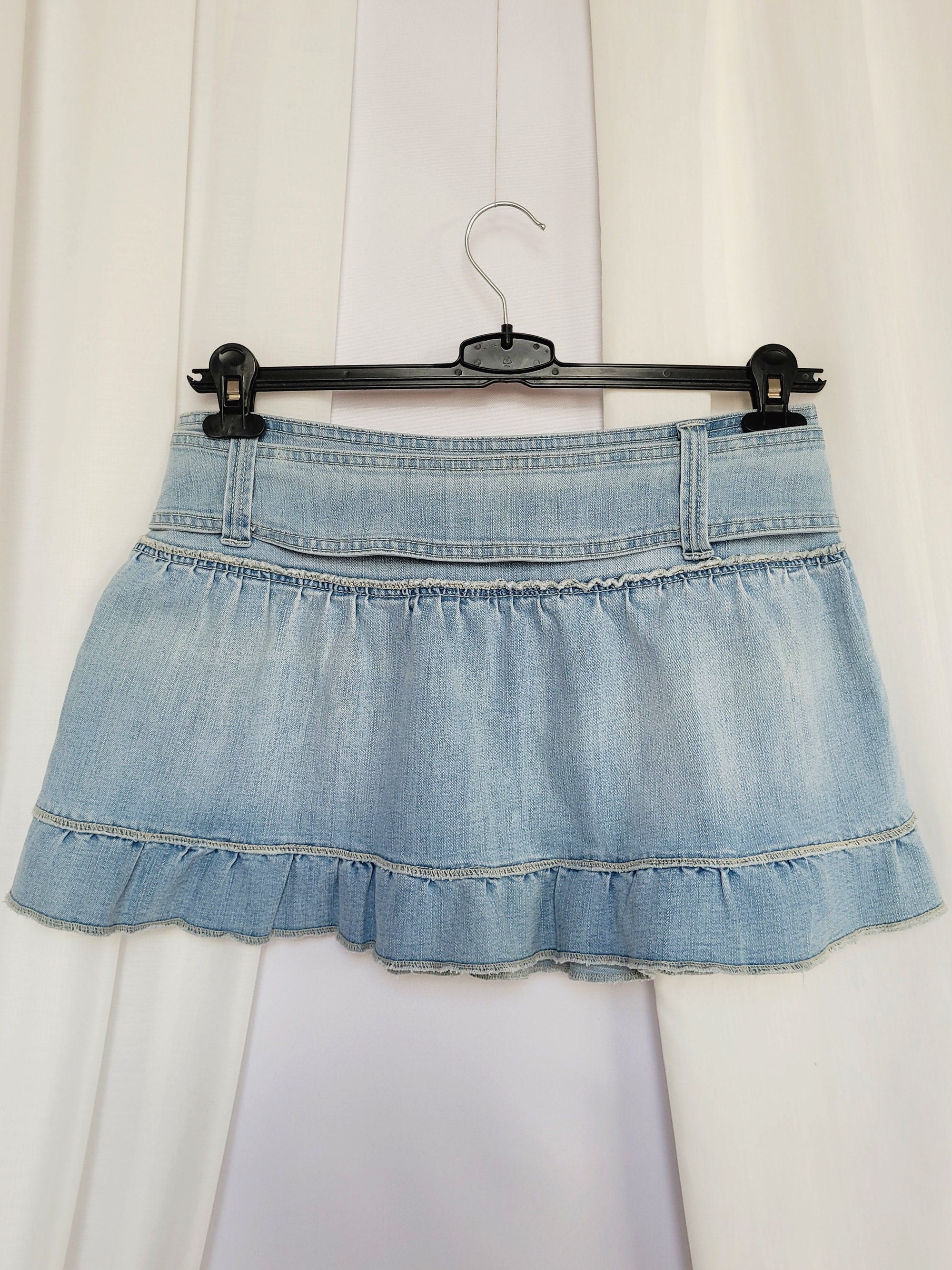 Retro Y2K 00s blue denim ruffle belted mini skirt